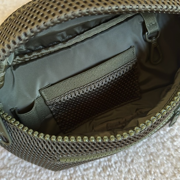 NWOT Dagne Dover Ace Fanny Pack in Dark Moss Air Mesh - Picture 3 of 6